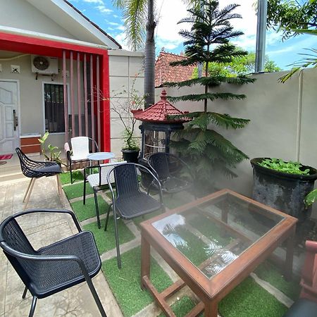 Reddoorz Near Pantai Idola Banyutowo Hotel D'Llala Pati 外观 照片