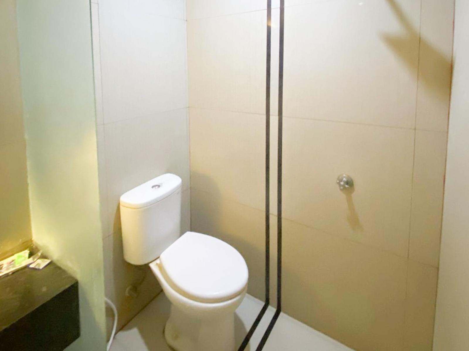 Reddoorz Near Pantai Idola Banyutowo Hotel D'Llala Pati 外观 照片