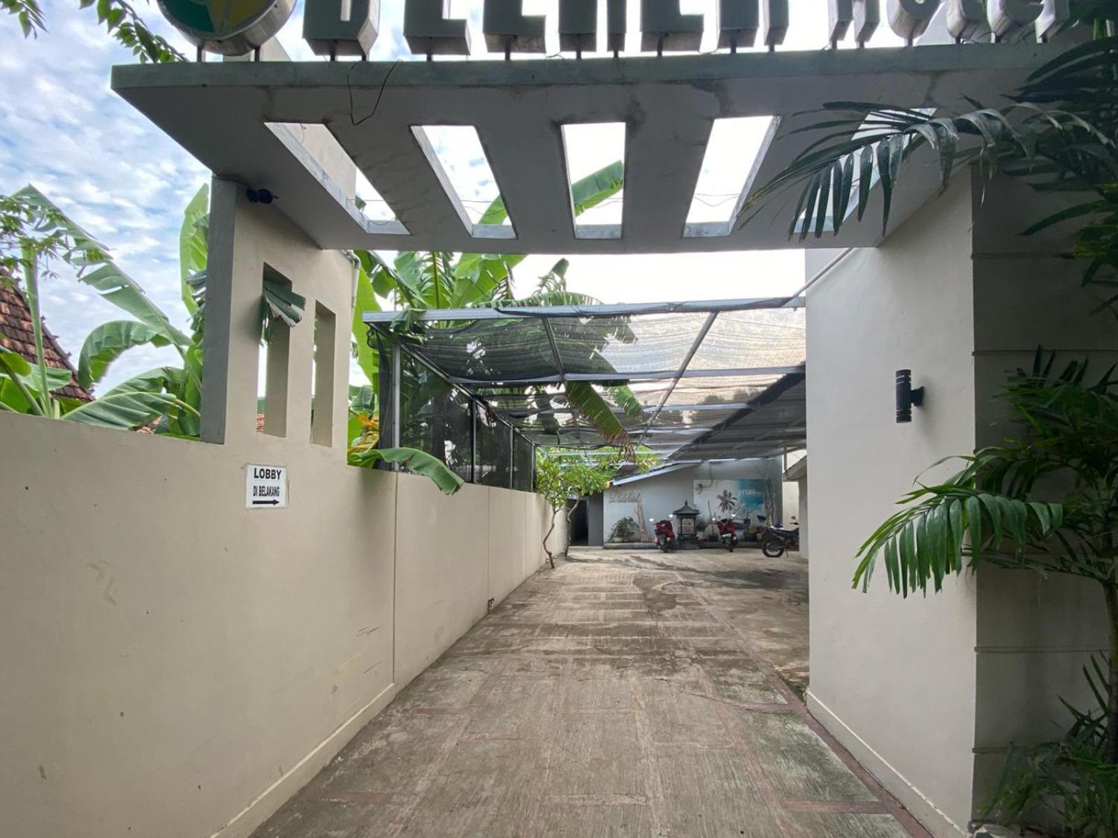 Reddoorz Near Pantai Idola Banyutowo Hotel D'Llala Pati 外观 照片