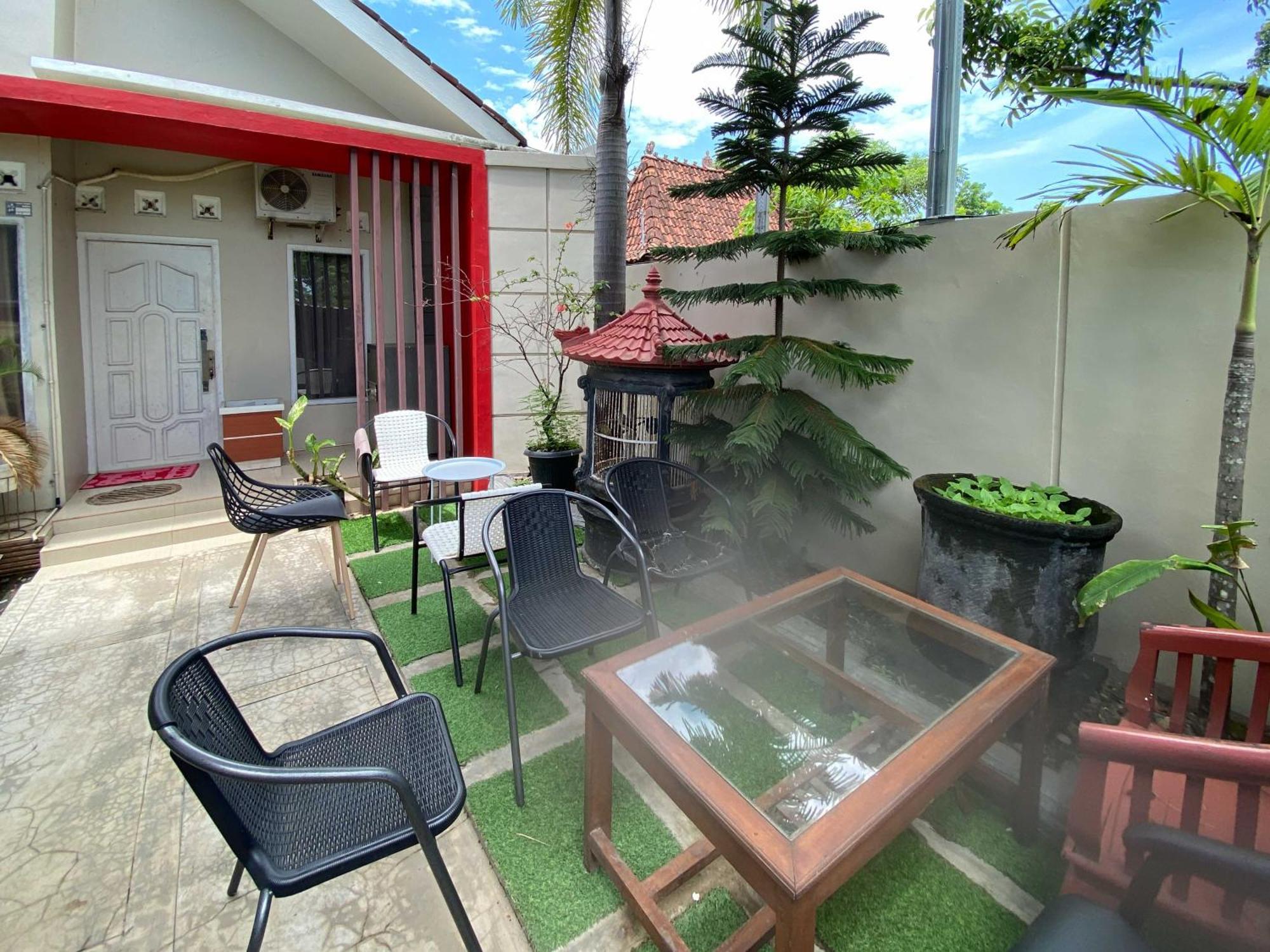 Reddoorz Near Pantai Idola Banyutowo Hotel D'Llala Pati 外观 照片